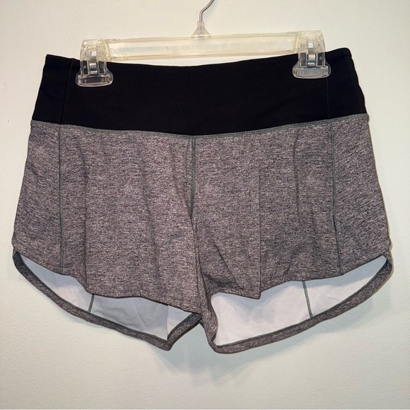 Lululemon Shorts Women’s 6 Tall Black Gray Run Speed Up Yoga Gym Sports - Picture 1 of 5